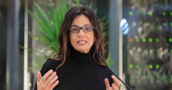 رئيس الأكاديمية المصرية فى روما: الإيطاليون يقبلون على معرضى توت عنخ آمون وعمر الشريف.. جيهان زكى: بعد حادث ريجينى قمنا بدور كبير فى التواصل مع الشعب الإيطالى.. ونقدم رسالة سلام للعالم