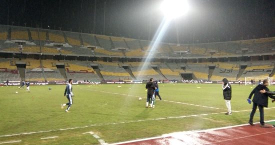 فيديو .. أمطار غزيرة فى برج العرب قبل مباراة الزمالك والمصرى