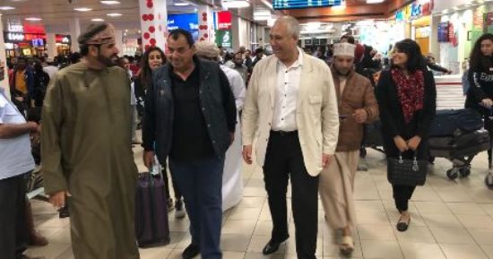 صور.. سفير مصر بسلطنة عمان يستقبل بعثة المنتخب الوطنى للفروسية