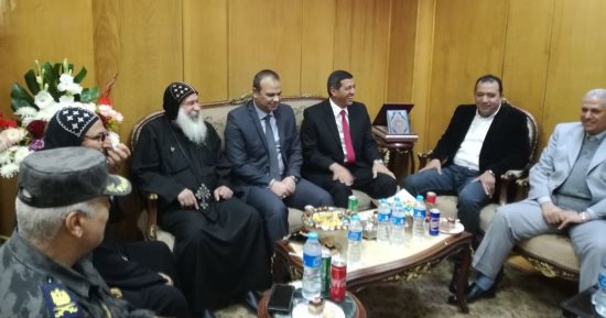 محافظ الأقصر يقدم التهانى بعيد الشرطة لقيادات مديرية الأمن