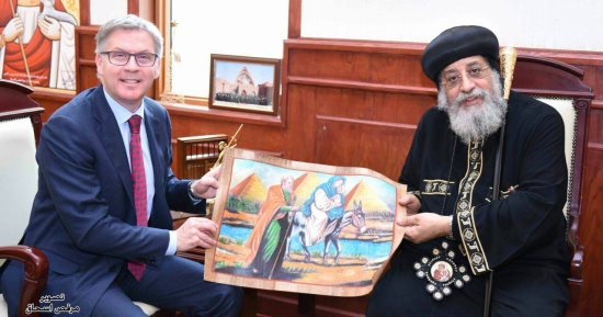 البابا تواضروس يستقبل سفراء السويد وكندا ومالاوى فى مقره بالعباسية "بالصور"