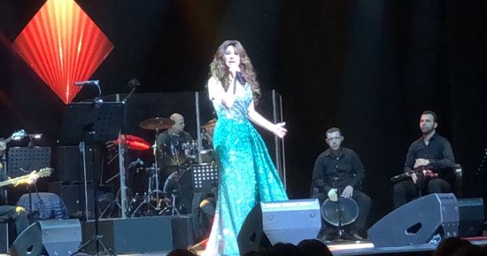 صور .. نجوى كرم تحيي حفلا بمسرح مركز جابر الأحمد بالكويت