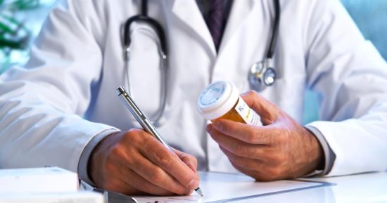 علاج الذئبة الحمراء يشمل تجنب التعرض الشمس ومضادات الالتهاب