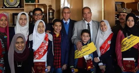 وفد من طلاب مدارس المنيا يقدمون التهنئة لمدير الأمن بمناسبه عيد الشرطة