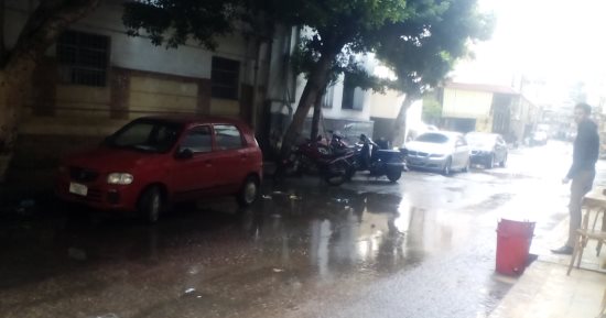 صور.. نوة الغطاس تضرب دمياط وإغلق بوغاز عزبة البرج
