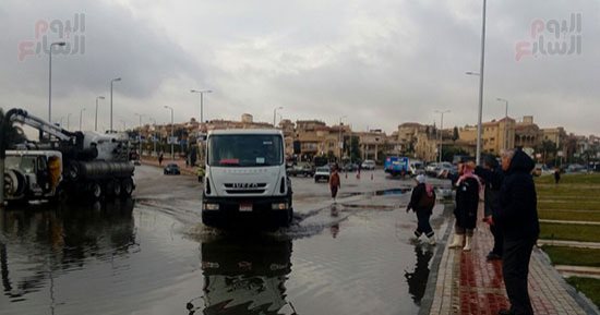 طوارئ بالقاهرة لمواجهة الأمطار تزامنًا مع موجة الطقس السيئ