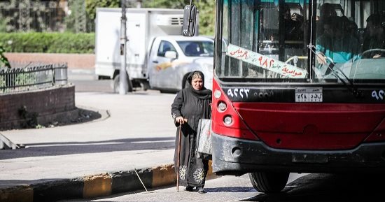 صورة اليوم.. سكة الزمان عايزة مليون عكاز