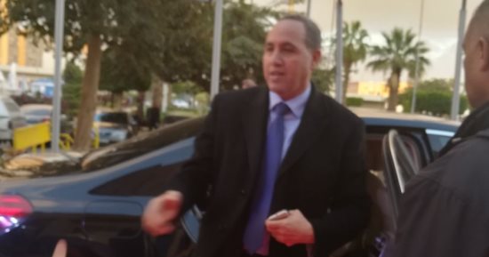 وصول عز الدين ميهوبى وزير الثقافة الجزائرى استعدادا لافتتاح معرض الكتاب
