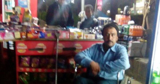 قارئ مصاب بشلل نصفى يطالب بمساعدته فى ترخيص كشك بمدينة نصر 