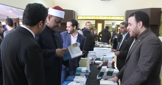 المنظمة العالمية لخريجى الأزهر ومجلة نور تقدمان خصم 50% لزوار معرض الكتاب