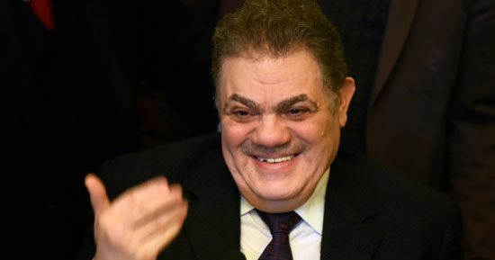السيد البدوى يصل مدرسة طنطا الثانوية للإدلاء بصوته فى انتخابات الرئاسة