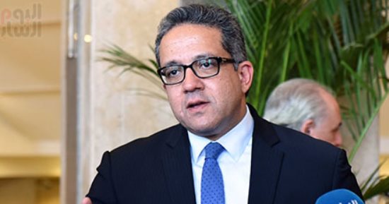 صور.. رئيس الحكومة يوجه وزيرى الآثار والسياحة بعقد اجتماع لتحسين خدمات المناطق الآثرية