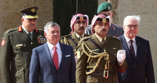 الرئيس الألمانى يزور مخيم الأزرق للاجئين السوريين فى الأردن