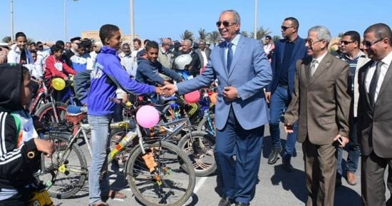 صور .. محافظ البحر الأحمر يطلق إشارة بدء انطلاق ماراثون بالقصير