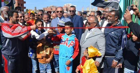 صور .. محافظ البحر الأحمر يفتتح ملعب جديد بنادى القصير الرياضى