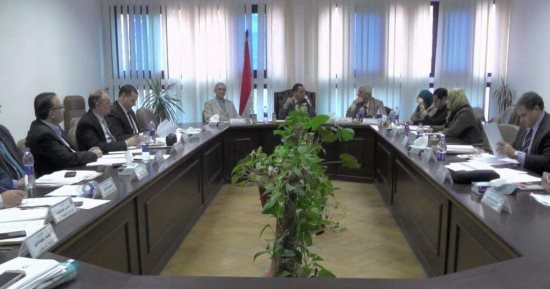 رئيس جامعة دمنهور يستعرض إنجازات الجامعة 