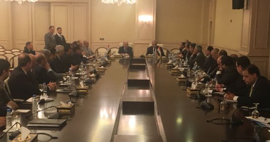 وزير عراقى لمحلب: ندعو رجال الأعمال المصريين للمشاركة فى إعادة الإعمار   