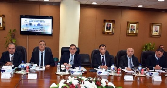 البترول: حفر 5 آبار غاز جديدة بحقل بلطيم.. و20 للزيت فى أبورديس خلال 2018