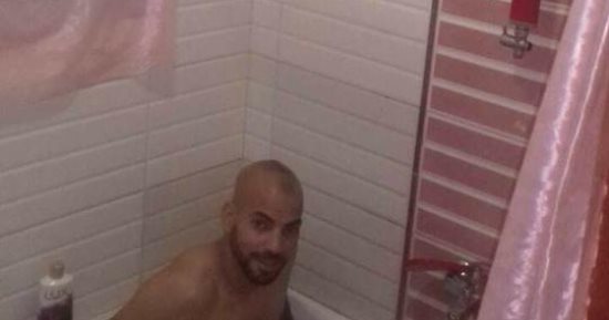 شاهد.. حمام ثلج لمدافع طنطا قبل ساعات من مباراة فريقه أمام بتروجت