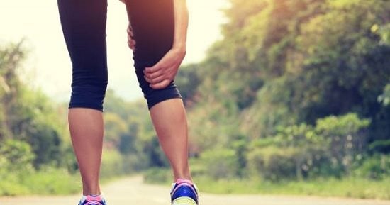 اسباب خشونة الركبة عديدة منها الاصابات ووضعية الجلوس الخاطئة