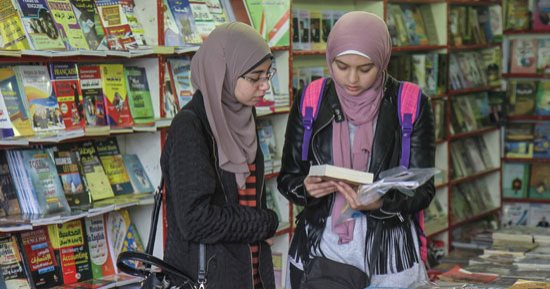 المطر والهيئة يد واحدة ضد الناشرين بمعرض الكتاب.. ناشرون تضرروا والهيئة ستعوضهم