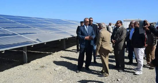 محافظ البحر الأحمر يتفقد إسكان الشباب ومحطة الطاقة الشمسية بمرسى علم