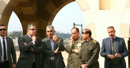 صور.. وزير الآثار يتابع أعمال المرحلة الثالثة فى المتحف القومى للحضارة