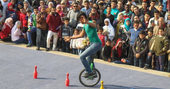 صور.. السيرك القومى من على مسرح زكريا الحجاوى بمعرض الكتاب
