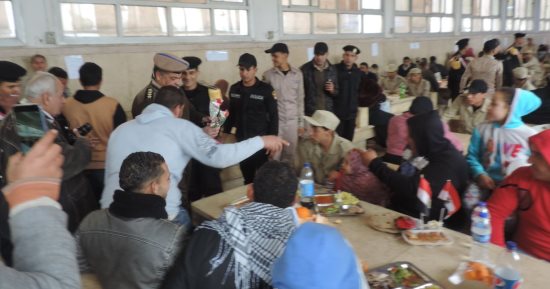 صور.. مدير أمن القليوبية يستقبل المجندين الجدد ويحثهم على العمل