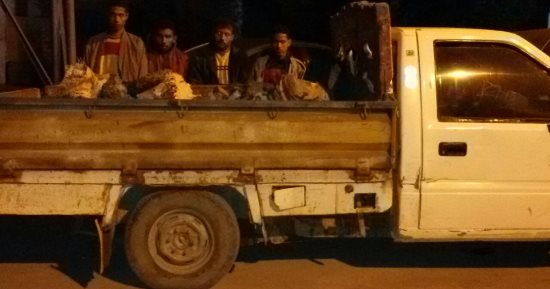 القبض على 4 عاطلين وراء سرقة طن حديد من داخل شركة فى التبين
