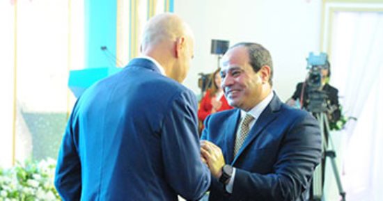 السيسي لرئيس شركة إينى: "مش ناسى لإيطاليا وقفتها معانا رغم واقعة ريجينى" (صور)