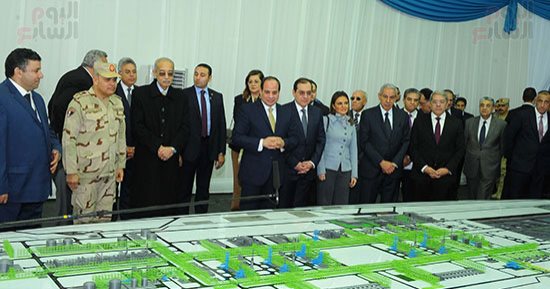 السيسى:"إللى عايز يخرب مصر لازم يخلص منى أنا الأول لأنى مش هسمح بكده" (صور)