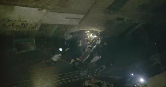صور.. 4 سيارات إطفاء تنجح فى السيطرة على حريق مول تجارى بمدينة إسنا
