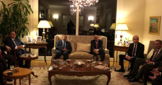 على عبدالعال يلتقى بعدد من رموز الجالية المصرية بجنيف "صور"