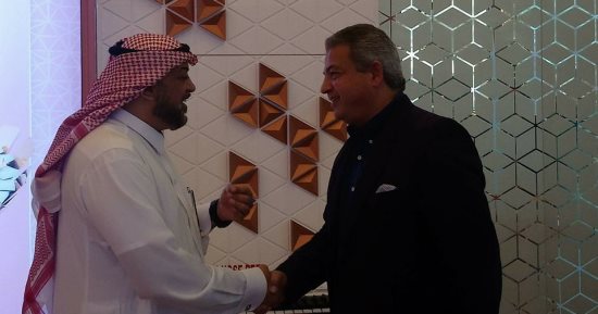 وزير الرياضة يلتقى رئيس اتحاد اللجان الأوليمبية العربية بالإمارات