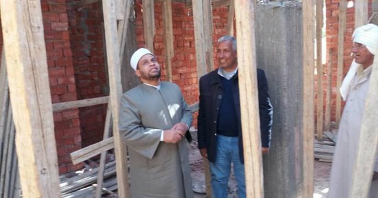 صور.. وكيل أوقاف الوادى الجديد يتفقد أعمال مساجد تحت الإنشاء ببولاق والمنيرة