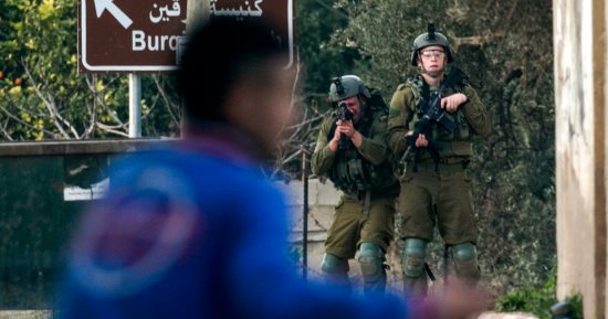 صور.. قوات الاحتلال تقتحم قرى فلسطينية وتصيب أشخاص بالرصاص