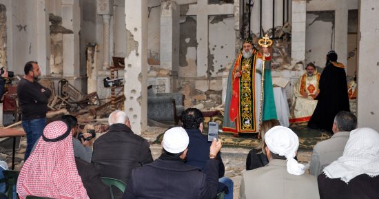 صور.. المسيحيون يقيمون أول قداس فى مدينة دير الزور السورية منذ 5 سنوات