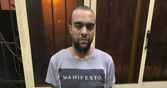 أمن القاهرة يضبط عاطلا يستبدل "الفيزا" من المواطنين أثناء مساعدتهم فى السحب