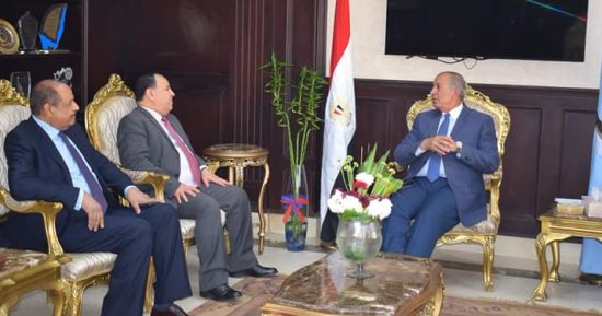 محافظ البحر الأحمر يستقبل نائب وزير المالية لافتتاح مبنى للوزارة بالغردقة