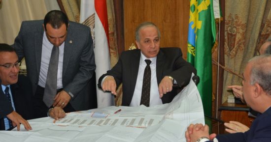 محافظ القليوبية يلتقى رئيس المترو لتفعيل بروتوكول تخصيص أماكن للباعة الجائلين