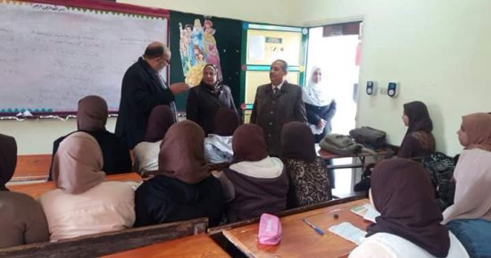 مدير التعليم العام بالغربية يكلف مديرى المدارس بسرعة تسليم الكتب للطلاب