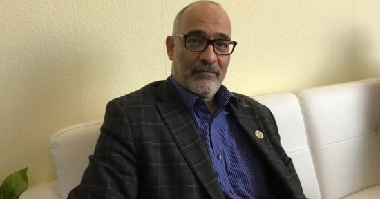 أيمن بكر: نعيش فى زمن "الكيتش" والمفكر الرقاصة لن ينتهى والكتاب يفضح أساليبه