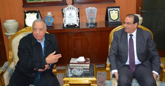 محافظ الدقهلية يستقبل محافظ البنك المركزي الأسبق للتهنئة بالعيد القومي