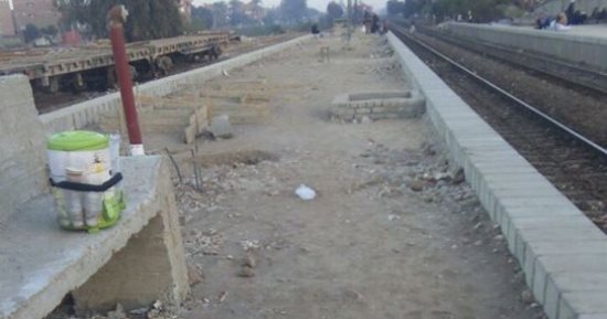 صور.. مطالب ببناء سور حول محطة قطار أبو تيج بأسيوط لحماية المواطنين