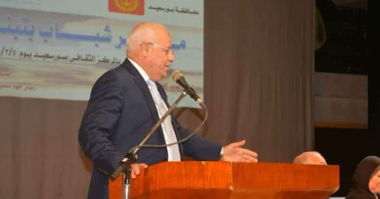 محافظ بورسعيد: تخصيص 6 آلاف متر لإقامة 80 مصنعا للشباب