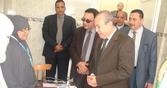 محافظ دمياط يطالب بتزويد المركز الطبى العام بأجهزة الضغط