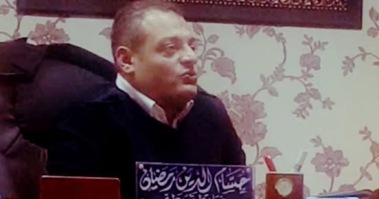 تداول فيديو لرئيس مرور العجمى يعاقب موظفتين تقاعسا عن إنهاء خدمة لمسن