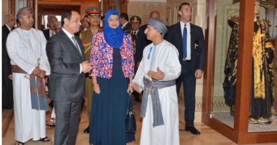 الرئيس السيسي يستمع لعرض عن دار الأوبرا العمانية ..(فيديو)