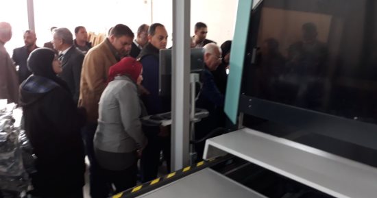 محافظ بورسعيد ورئيس جهاز المشروعات يفتتحان مصنعا للبلاستيك 